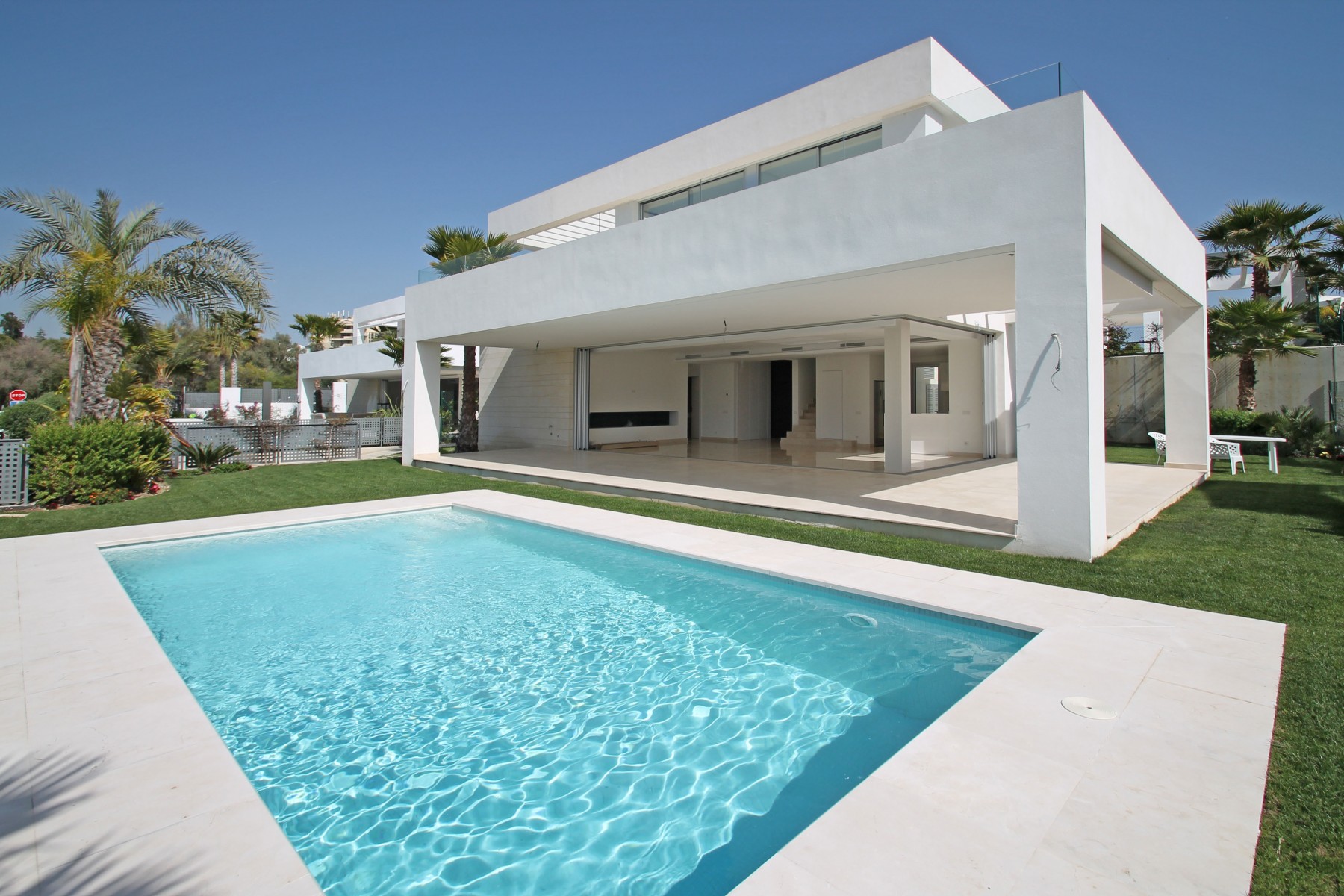 Contemporary three bedroom villa in Rio Real, Marbella East