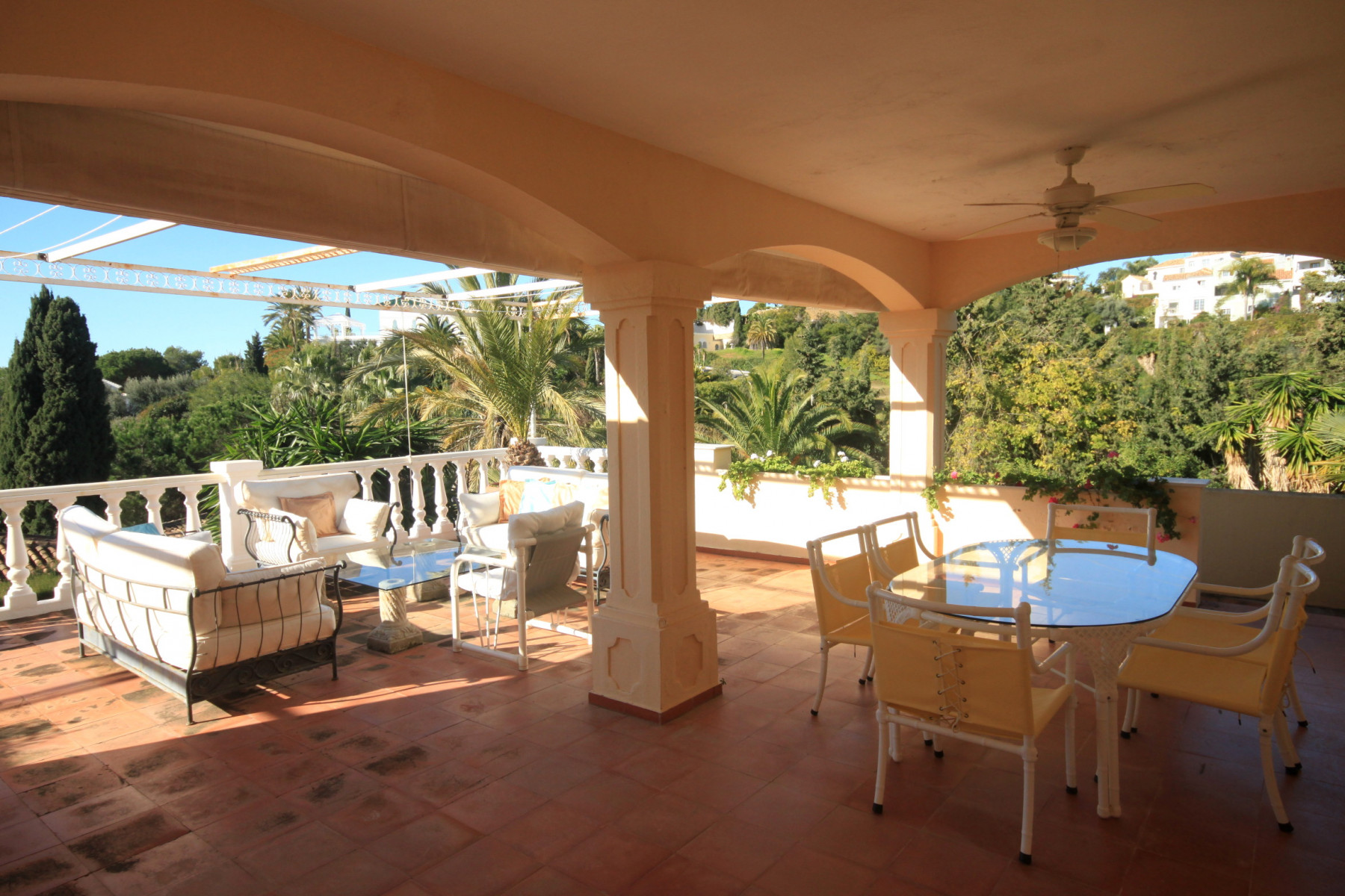 Villa with sea views Marbella Hill Club
